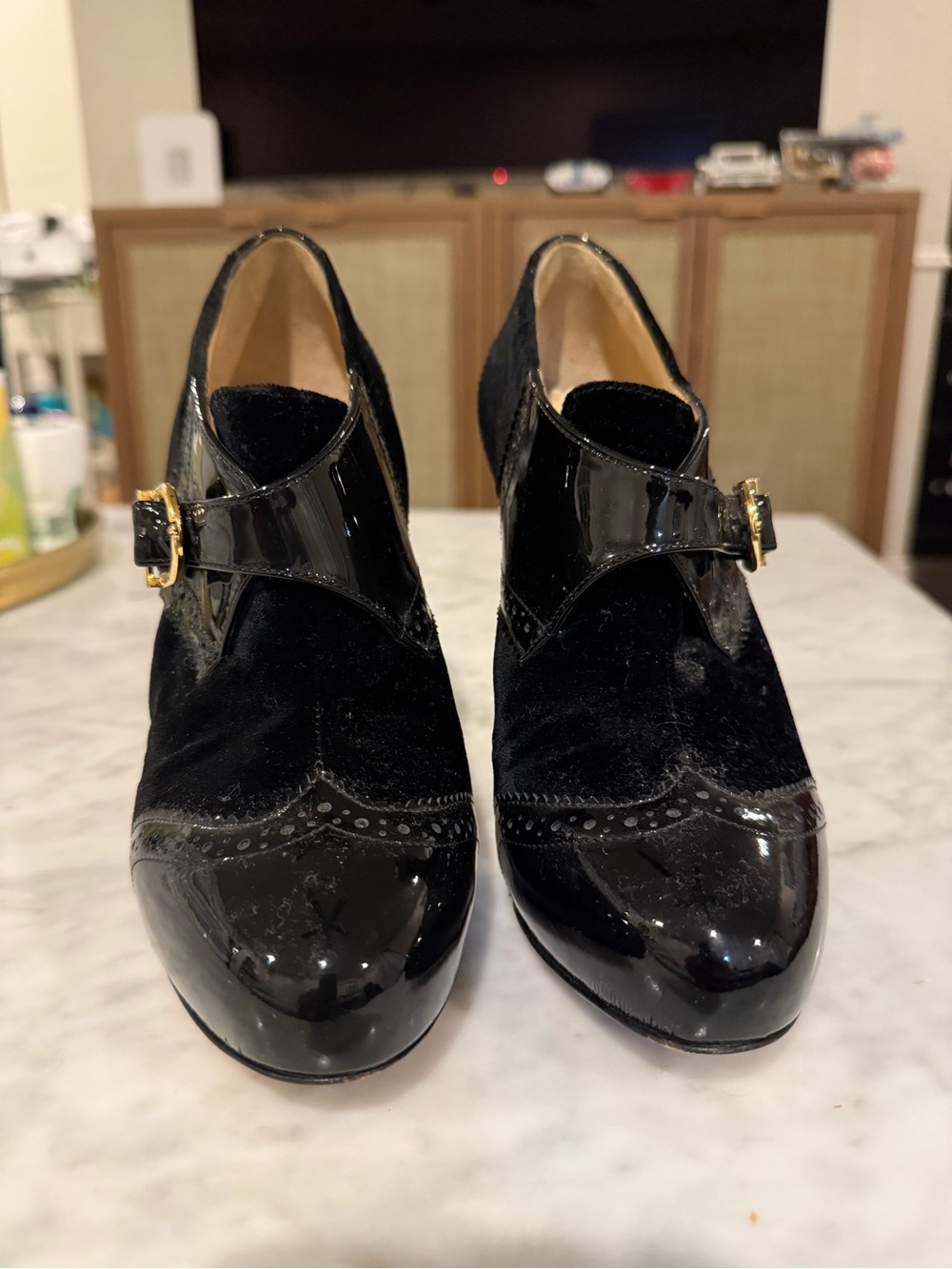 Vero Cuoio Black Patent and Suede Buckle Oxford Heels